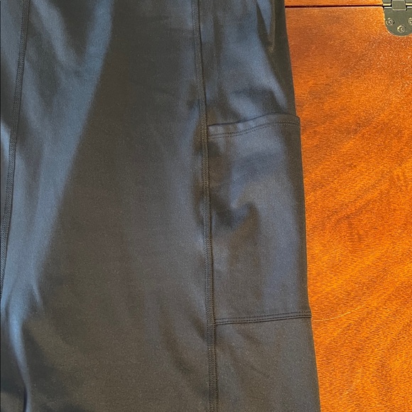 GAPfit Black V-Neck tank active dress - Picture 7 of 8